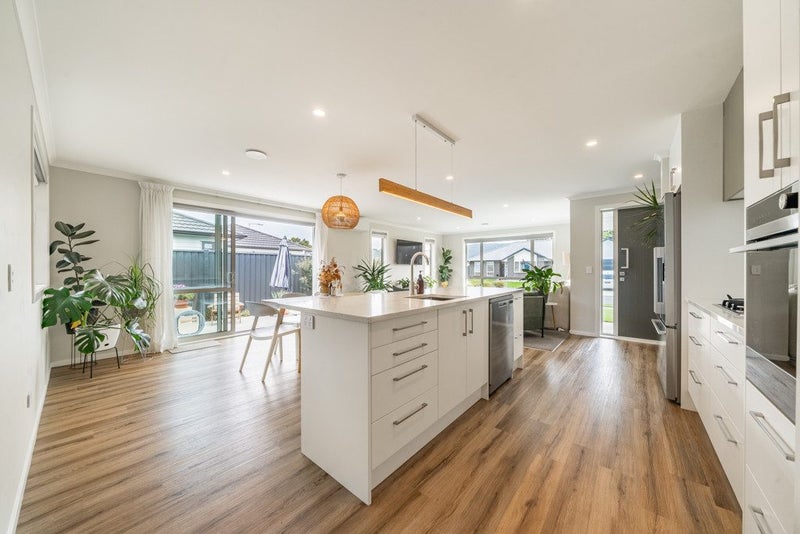 25 Cynisca Crescent, Wallaceville, Upper Hutt - Carousel 2