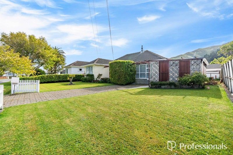 4 Miles Crescent, Wainuiomata, Lower Hutt - Carousel 2