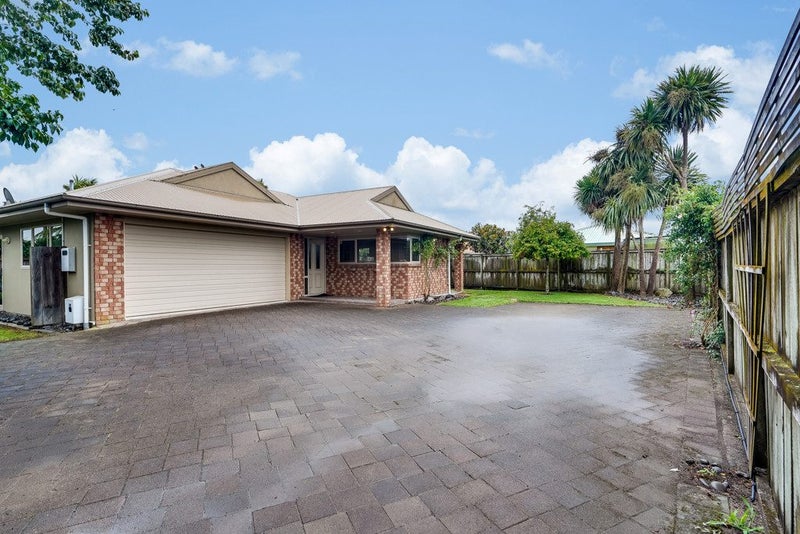 66 Bouverie Crescent, Flagstaff, Hamilton - Carousel 1