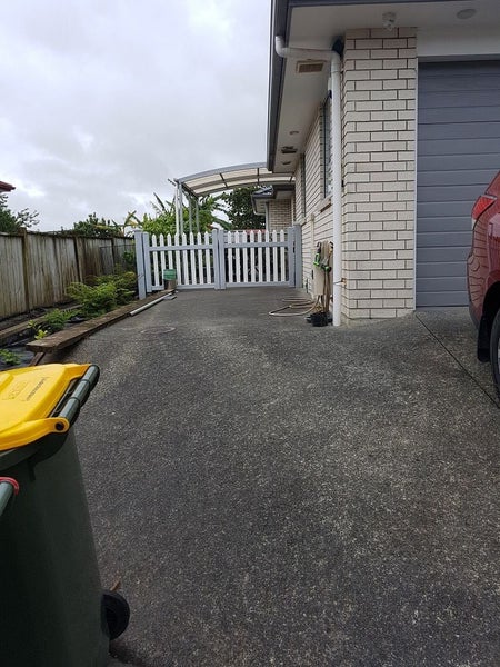 28 Gibbston Crescent, Flat Bush, Auckland - Carousel 1