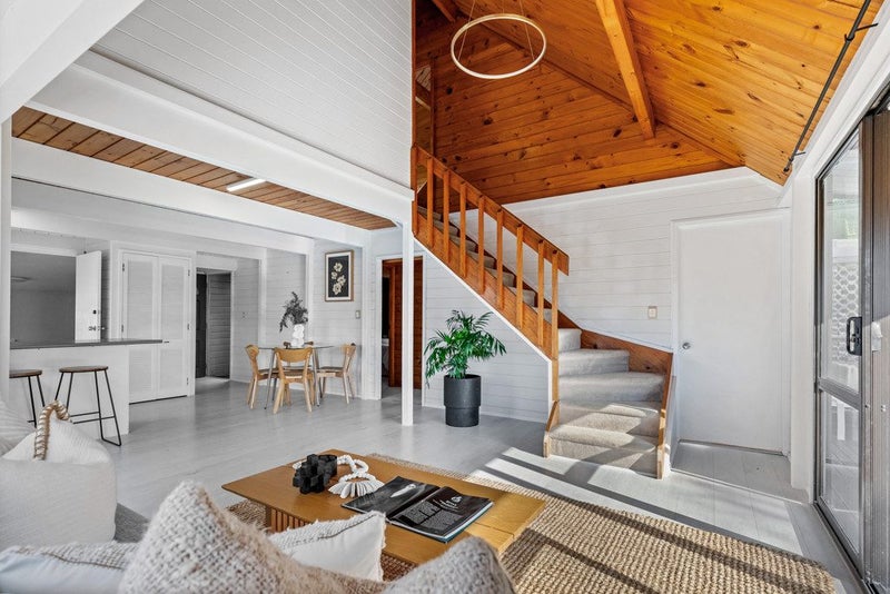 2/7 Fernbird Place, Massey, Auckland - Carousel 1