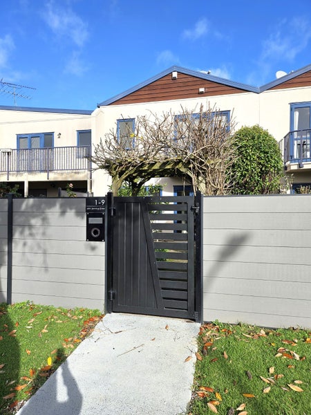 1/9 John Jennings Drive, Oteha, Auckland - Carousel 1