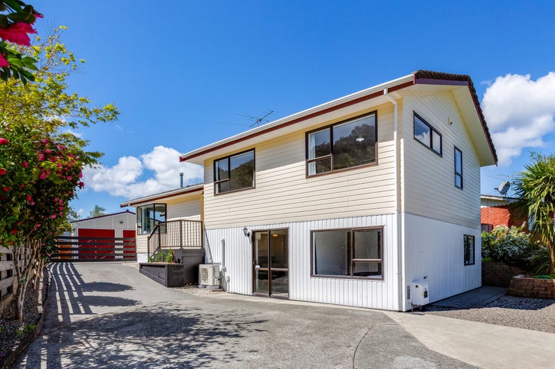 22 Tacoma Drive, Totara Park, Upper Hutt - Carousel 1