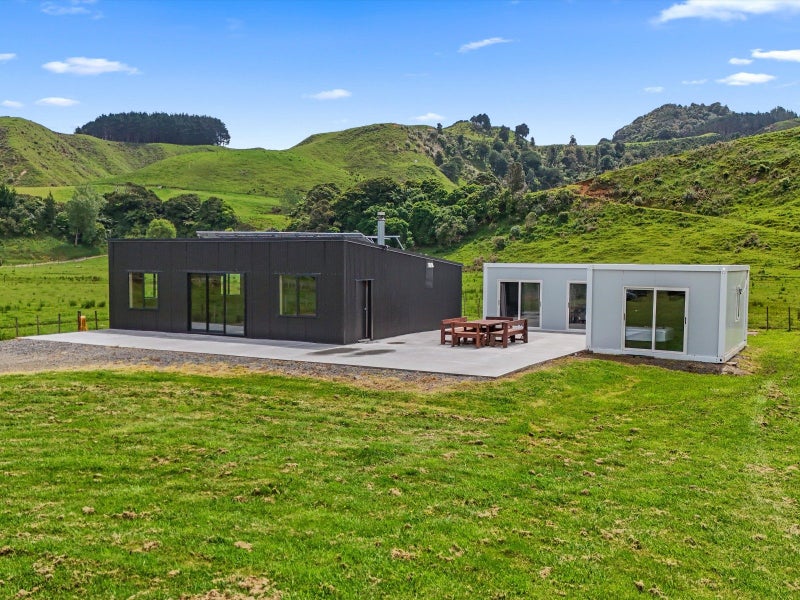 35 Te Mahoe Road, Mōkau - Carousel 1