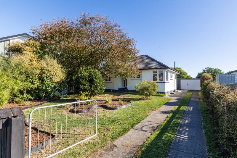 613 Collinge Place, Mayfair, Hastings - Carousel 1