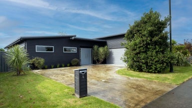 6 Orotu Drive, Poraiti, Napier - Carousel 1