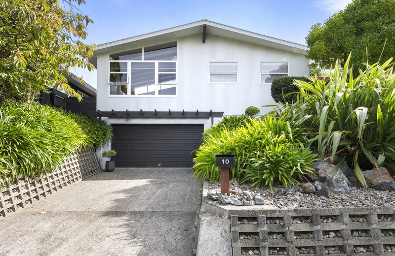 10 Wikiriwhi Crescent, Awapuni, Palmerston North - Carousel 2