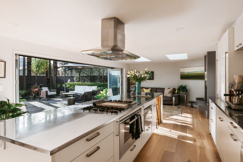 241 Oceanbeach Road, Mount Maunganui, Mount Maunganui - Carousel 2