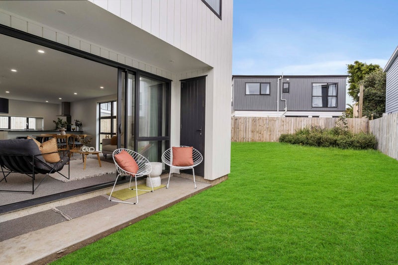 1F Gloucester Road, Manurewa, Auckland - Carousel 1