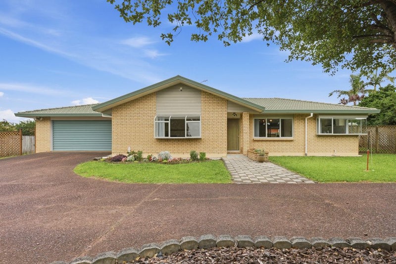 46 Frank Nobilo Drive, Golflands, Auckland - Carousel 1