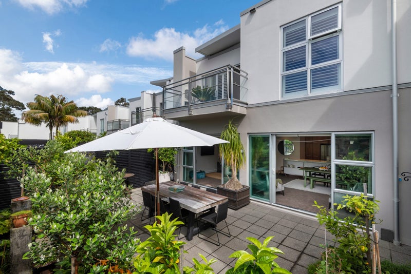 7/258 Hurstmere Road, Takapuna, Auckland - Carousel 2