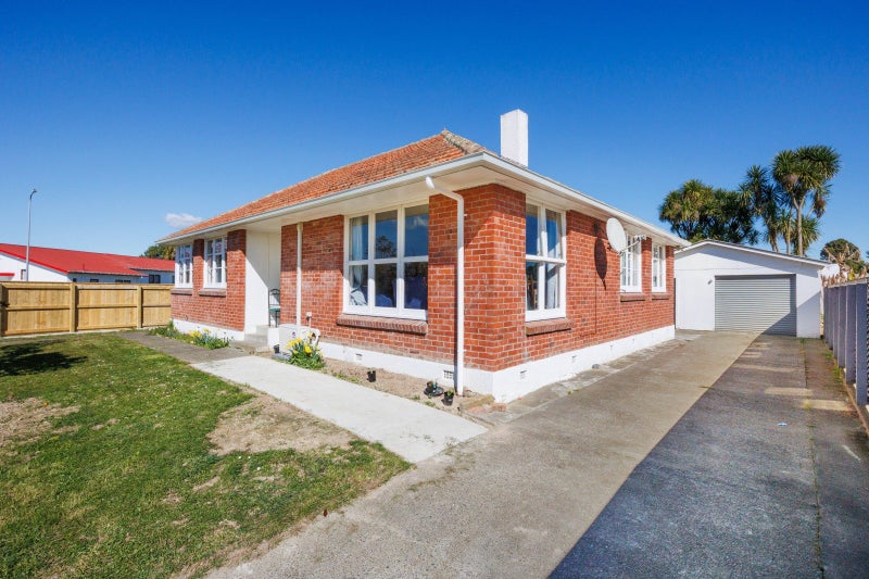 27 Crewe Crescent, Hokowhitu, Palmerston North, Manawatu / Whanganui - Carousel 1