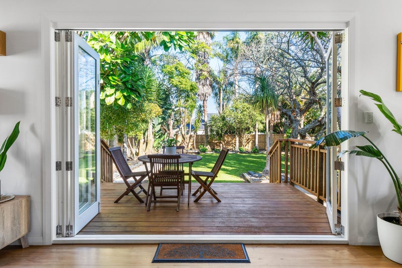 8 Fergusson Ave, Sandringham, Auckland - Carousel 1