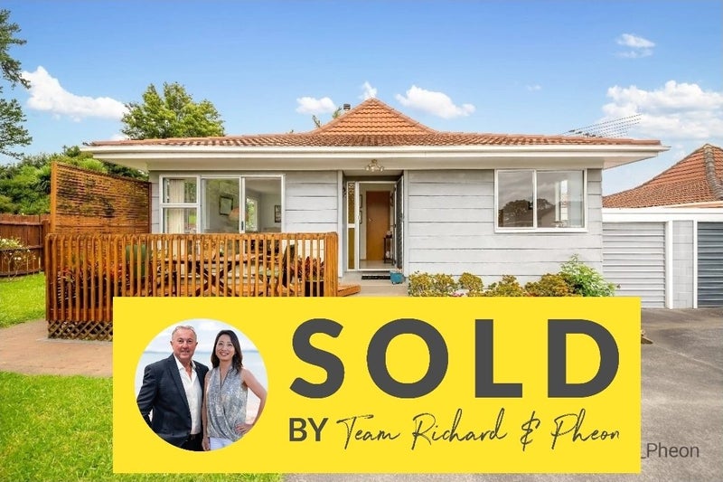 2/29 Highland Park Drive, Highland Park, Auckland - Carousel 1