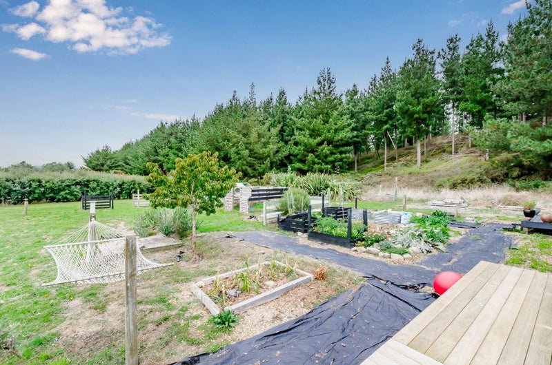 577 Waikawa Beach Road, Levin - Carousel 2