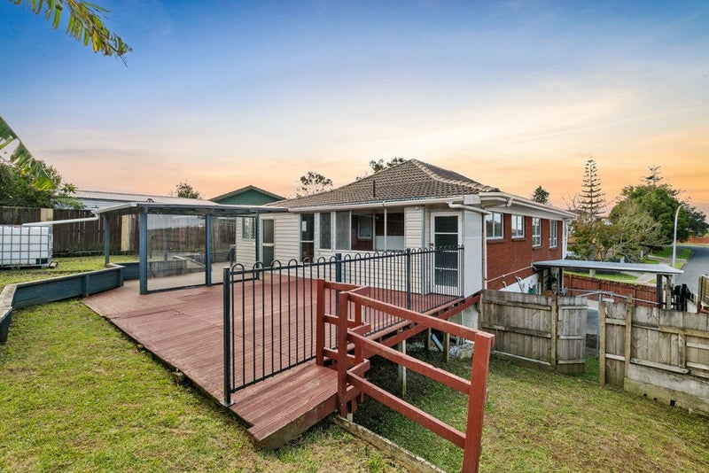 5 Lendenfeld Drive, Papatoetoe, Auckland - Carousel 2