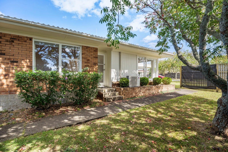 1/2 Glenties Lane, Ellerslie, Auckland - Carousel 1