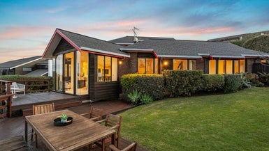 22 Calypso Place, Rothesay Bay, Auckland - Carousel 1