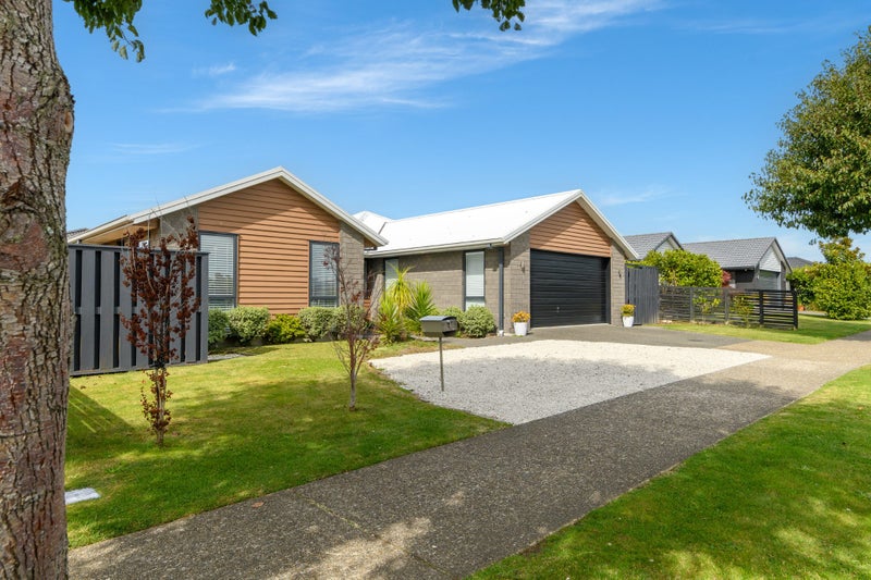 7 Te Ranga Memorial Drive, Pyes Pa, Tauranga, Bay Of Plenty - Carousel 1