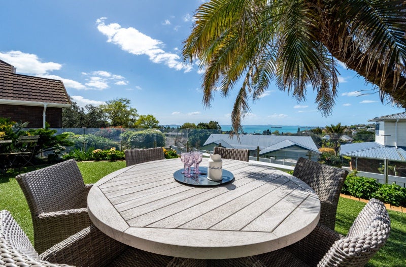 2/44 Cook Street, Howick, Auckland - Carousel 1