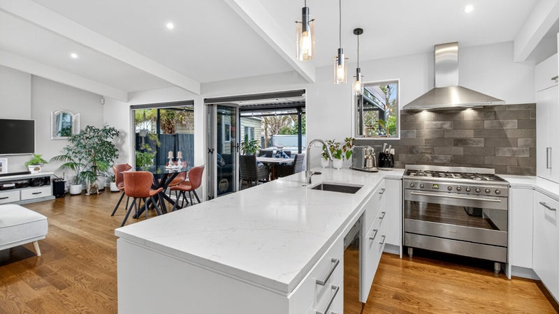 102 Walmer Road, Point Chevalier, Auckland - Carousel 1