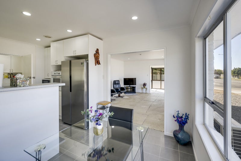 1 Ngarimu Crescent, Taradale, Napier - Carousel 1