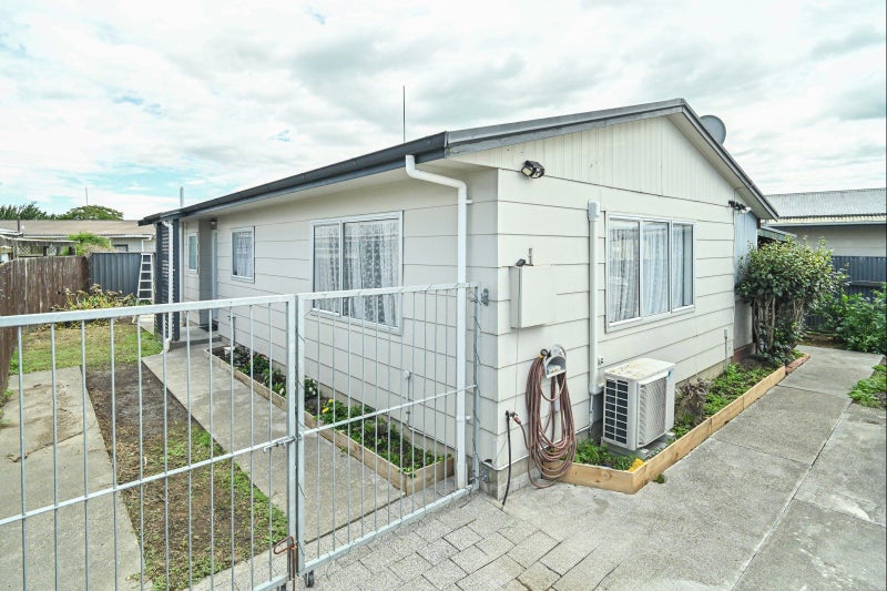 16B Kilkee Terrace, Flaxmere, Hastings - Carousel 1
