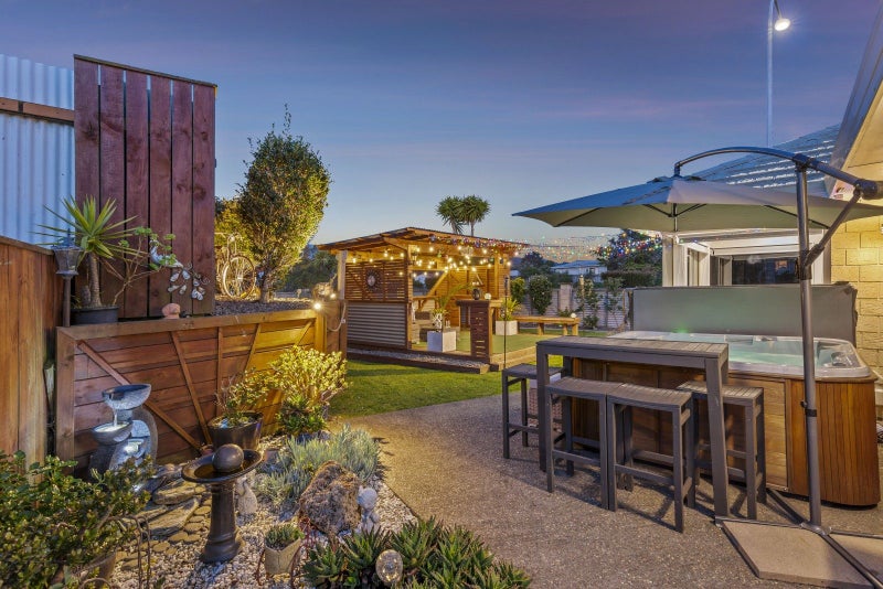 170 Guildford Drive, Paraparaumu Beach, Paraparaumu - Carousel 1