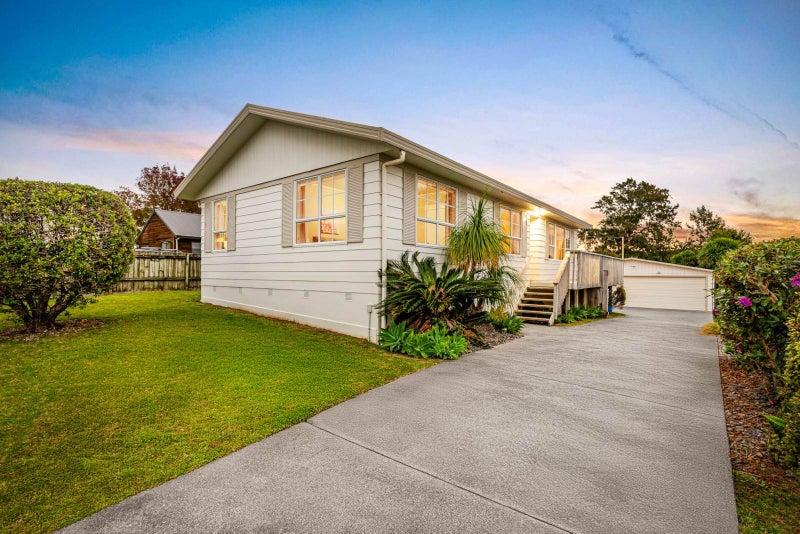 30 Taioma Crescent, Te Atatu Peninsula, Auckland - Carousel 1