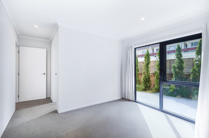 2/18 Hunter Street, Hamilton Lake, Hamilton - Carousel 2