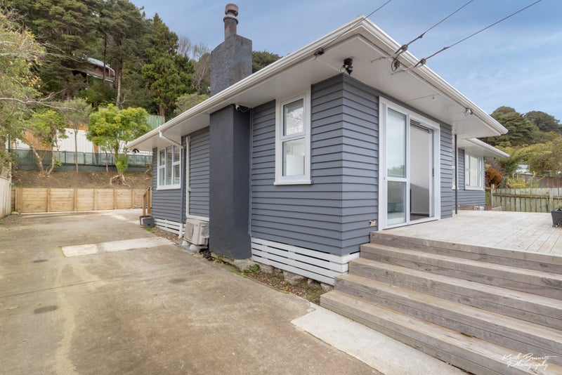 16 Bull Avenue, Wainuiomata, Lower Hutt - Carousel 1