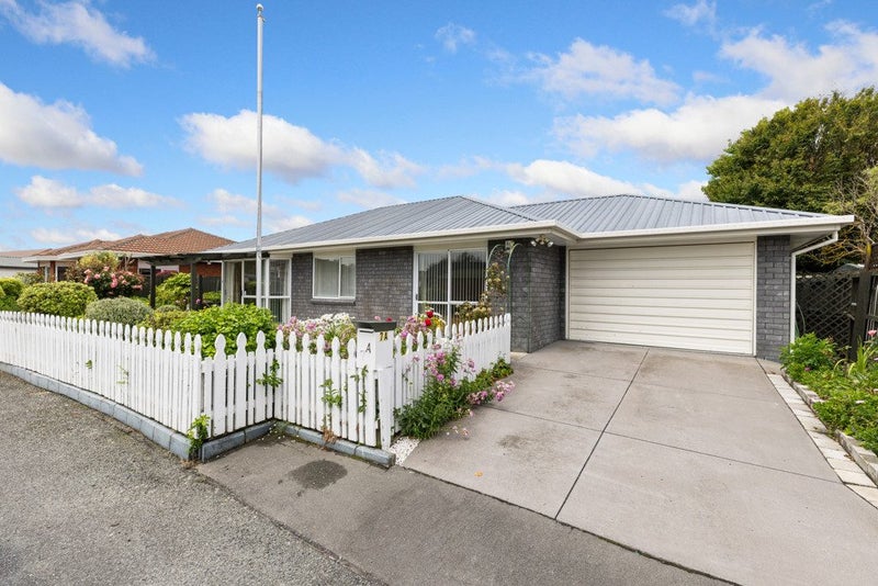 2/7 Katie Lane, Dallington, Christchurch - Carousel 1