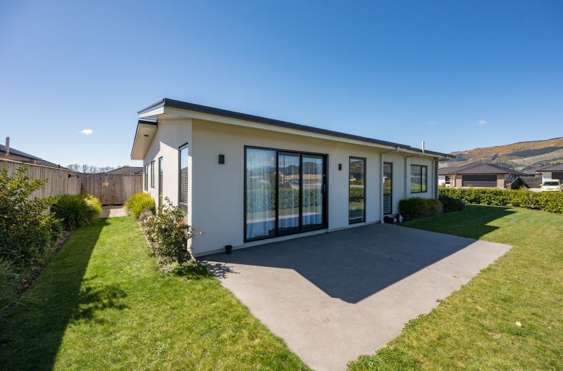 2 Fairmile Road, Richmond, Richmond - Carousel 2