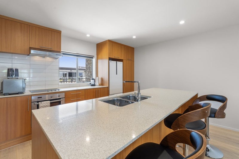307/252 Centreway Road, Orewa, Orewa - Carousel 2