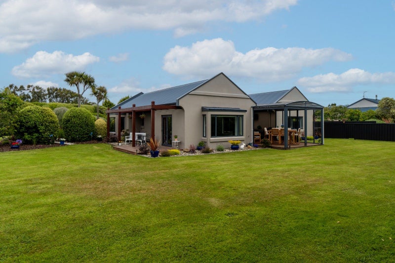 17 Raeburn Avenue, Otatara, Invercargill - Carousel 1