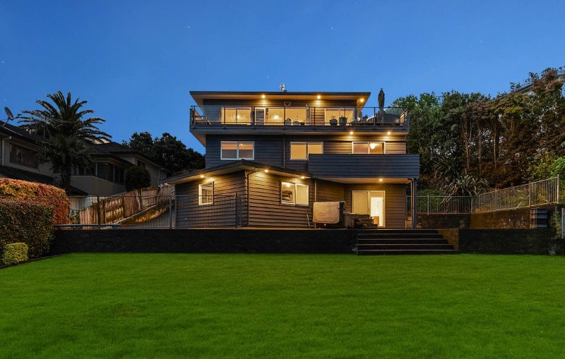 286 Whangaparaoa Road, Red Beach, Whangaparāoa - Carousel 1