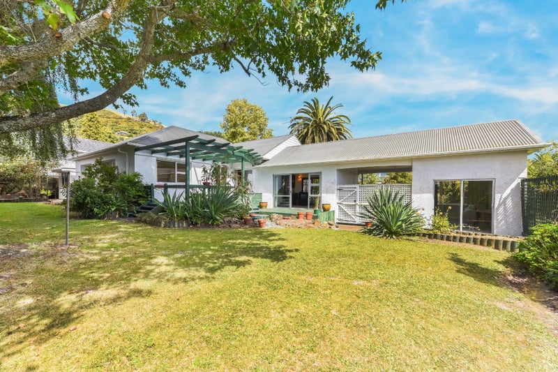 11 Malvern Avenue, Atawhai, Nelson - Carousel 1