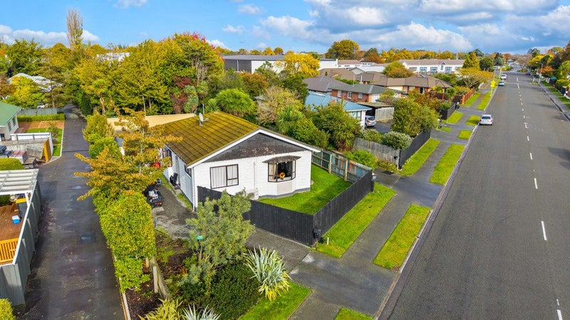 64 Winters Road, Redwood, Christchurch - Carousel 1