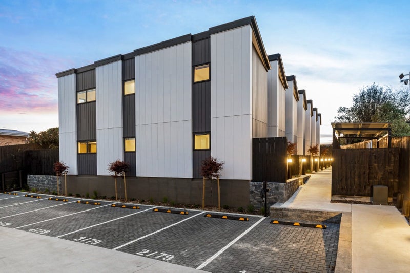 4/79 Edmonton Road, Henderson, Auckland - Carousel 14