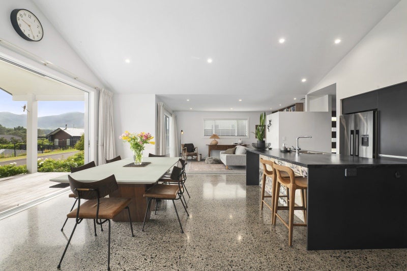 5 Azalea Lane, Waipahihi, Taupo - Carousel 2