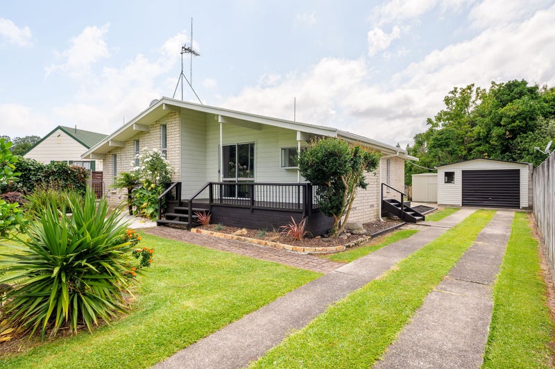 37 Exeter Street, Glenview, Hamilton - Carousel 2