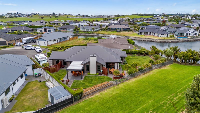 12 Augusta Grove, Waiwhakaiho, New Plymouth - Carousel 50