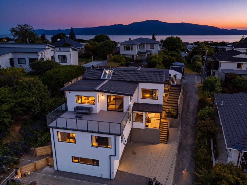 55A Golf Road, Paraparaumu Beach, Kapiti Coast, Wellington - Carousel 2