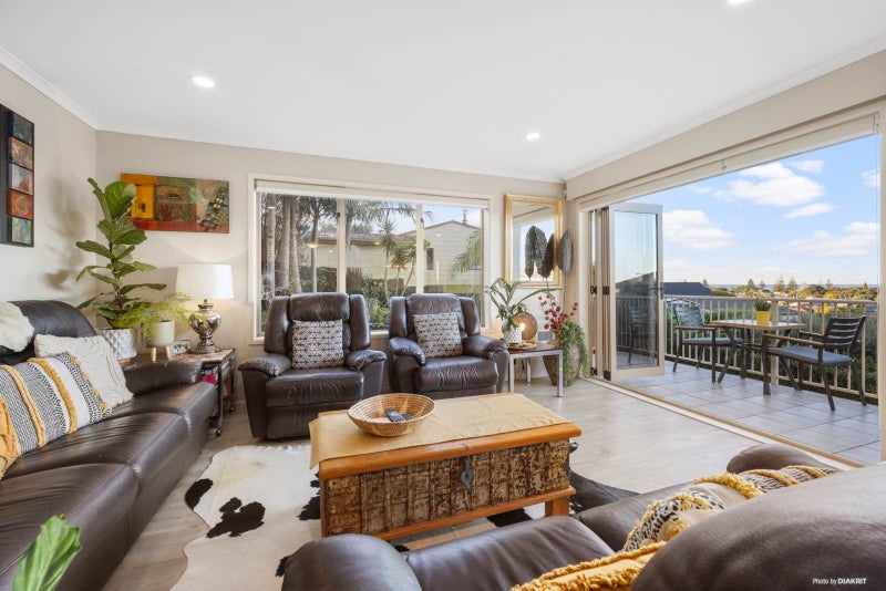 23 West Hoe Heights, Orewa, Orewa - Carousel 2