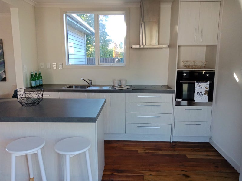 299B High Street South, Carterton - Carousel 2