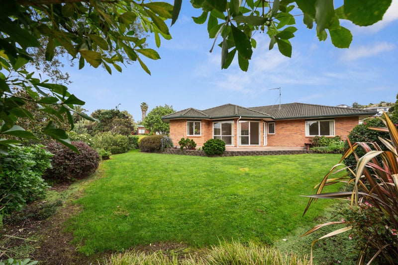 6 Cabeleigh Drive, Helensville, Helensville - Carousel 1