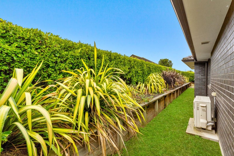 6 Dumas Place, Rosehill, Papakura - Carousel 30