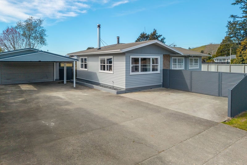 2 Martin Avenue, Wakefield - Carousel 1