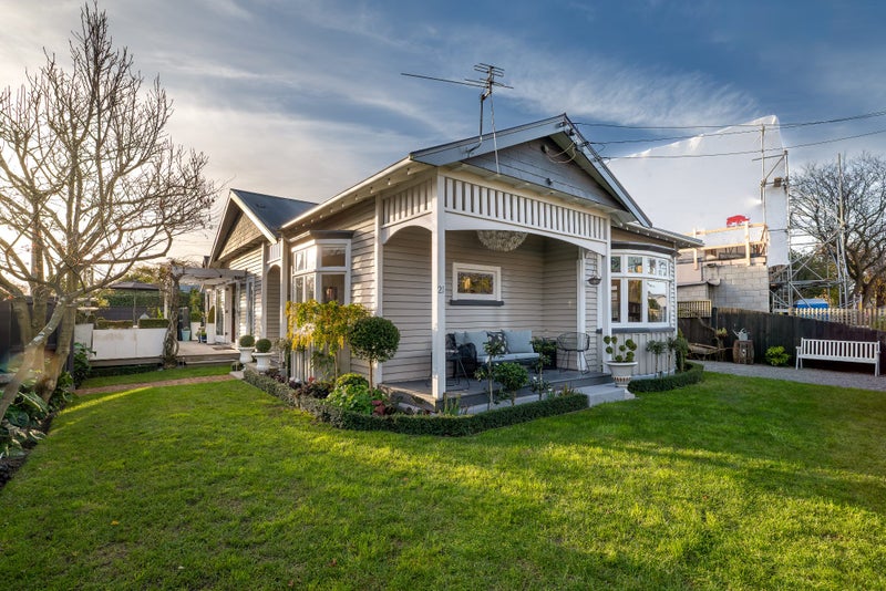 21 Derby Street, St Albans, Christchurch - Carousel 1