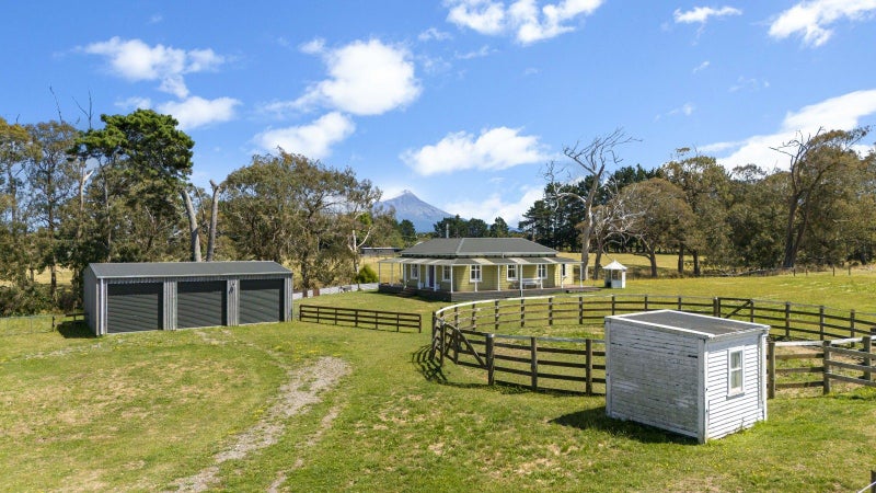 53 Ladys Mile, Eltham, Eltham - Carousel 2